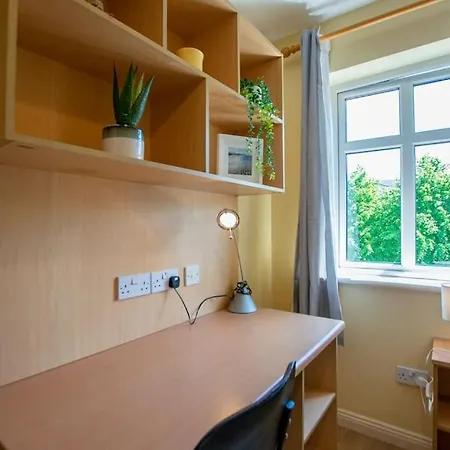 Holiday home 83 - Superb Townhouse By Shortstays *