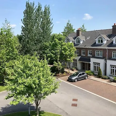 83 - Superb Townhouse By Shortstays Holiday home