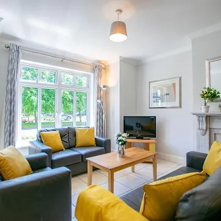 Hébergement de vacances 83 - Superb Townhouse By Shortstays Galway