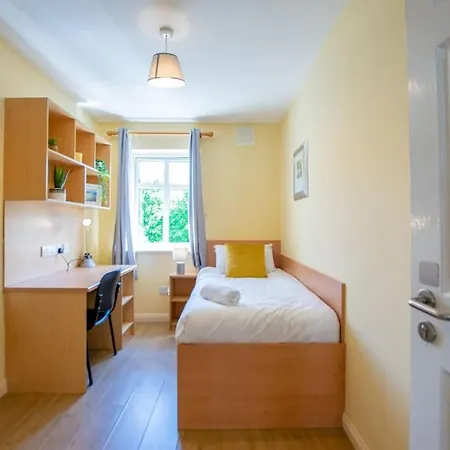 83 - Superb Townhouse By Shortstays Hébergement de vacances