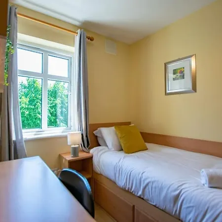 Holiday home 83 - Superb Townhouse By Shortstays *