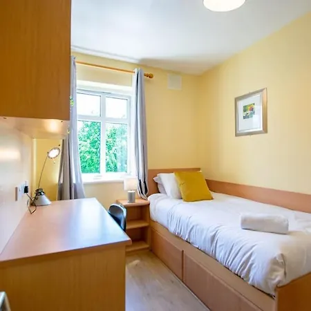 83 - Superb Townhouse By Shortstays * Galway